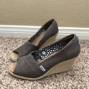 Toms Gray Canvas Wedges - size 7.5